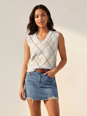 20-MOON&MADISON size small V-Neck Knit Argyle Vest in Light Blue & Gray